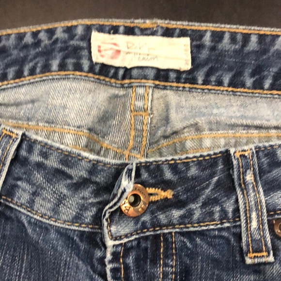 BKE - Picture 2 of 4